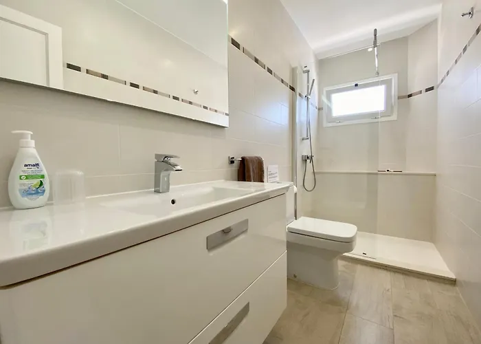 Vivienne By Jk Lanzarote Willa