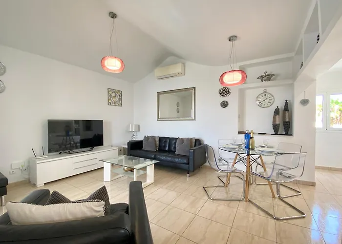 Vivienne By Jk Lanzarote Willa